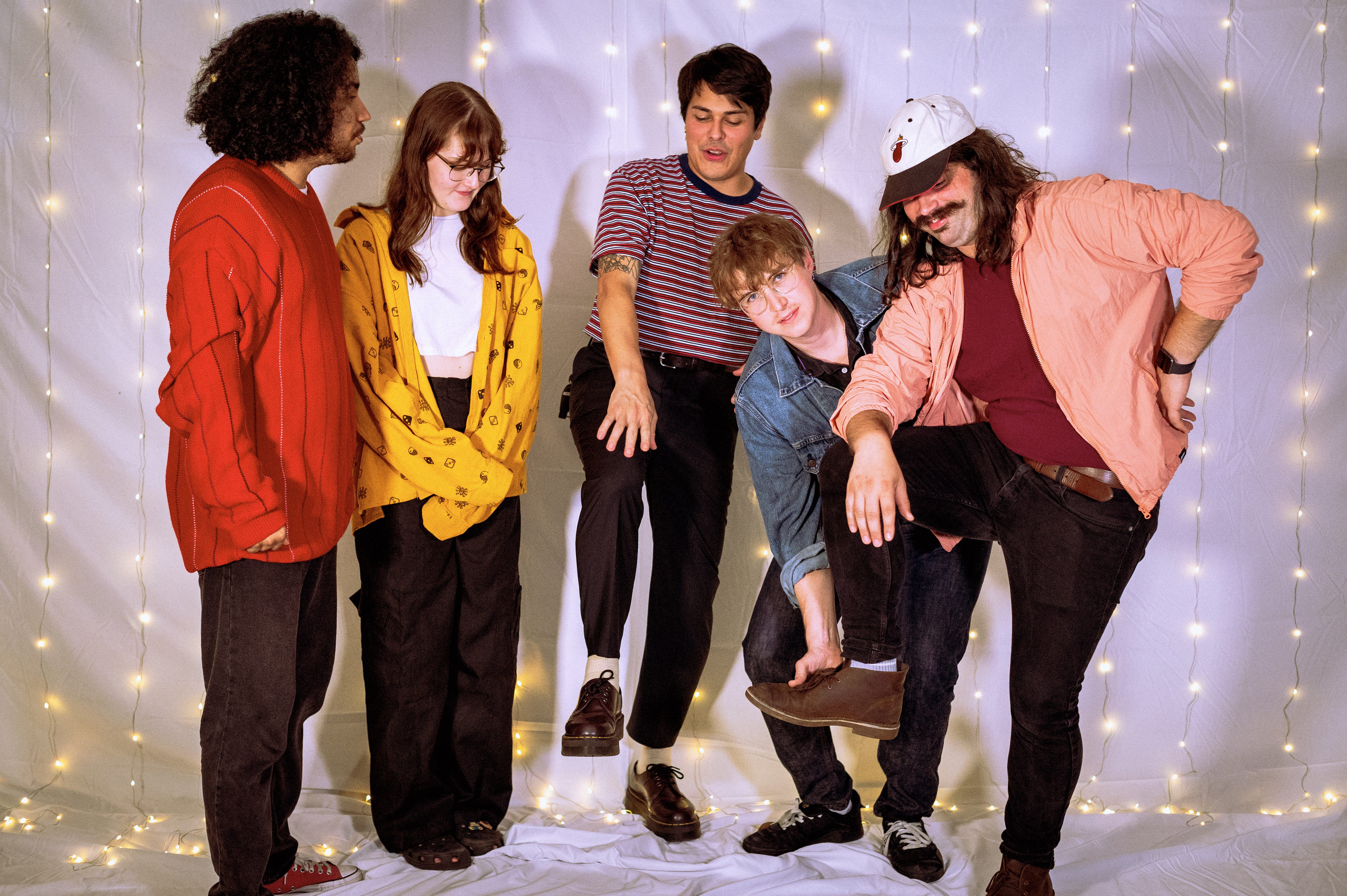 Swivvel releases debut EP “Passerby” full of sunny melodramatic affairs
