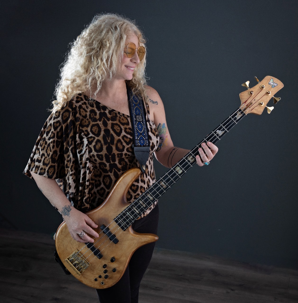 Lauren Glick reveals an uplifting single “Set Me Free”