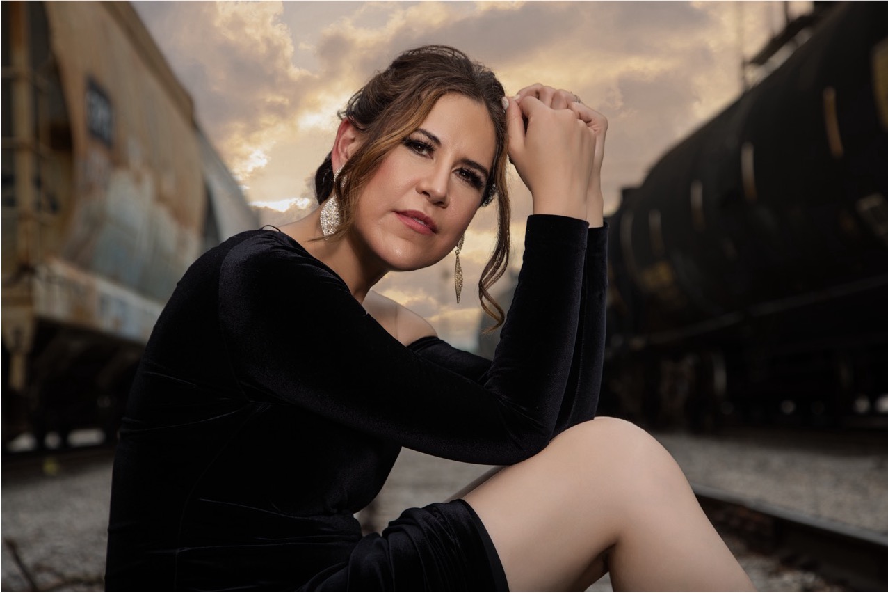 Audra Watt debuts with a warm motherhood single “Bullet Trains”