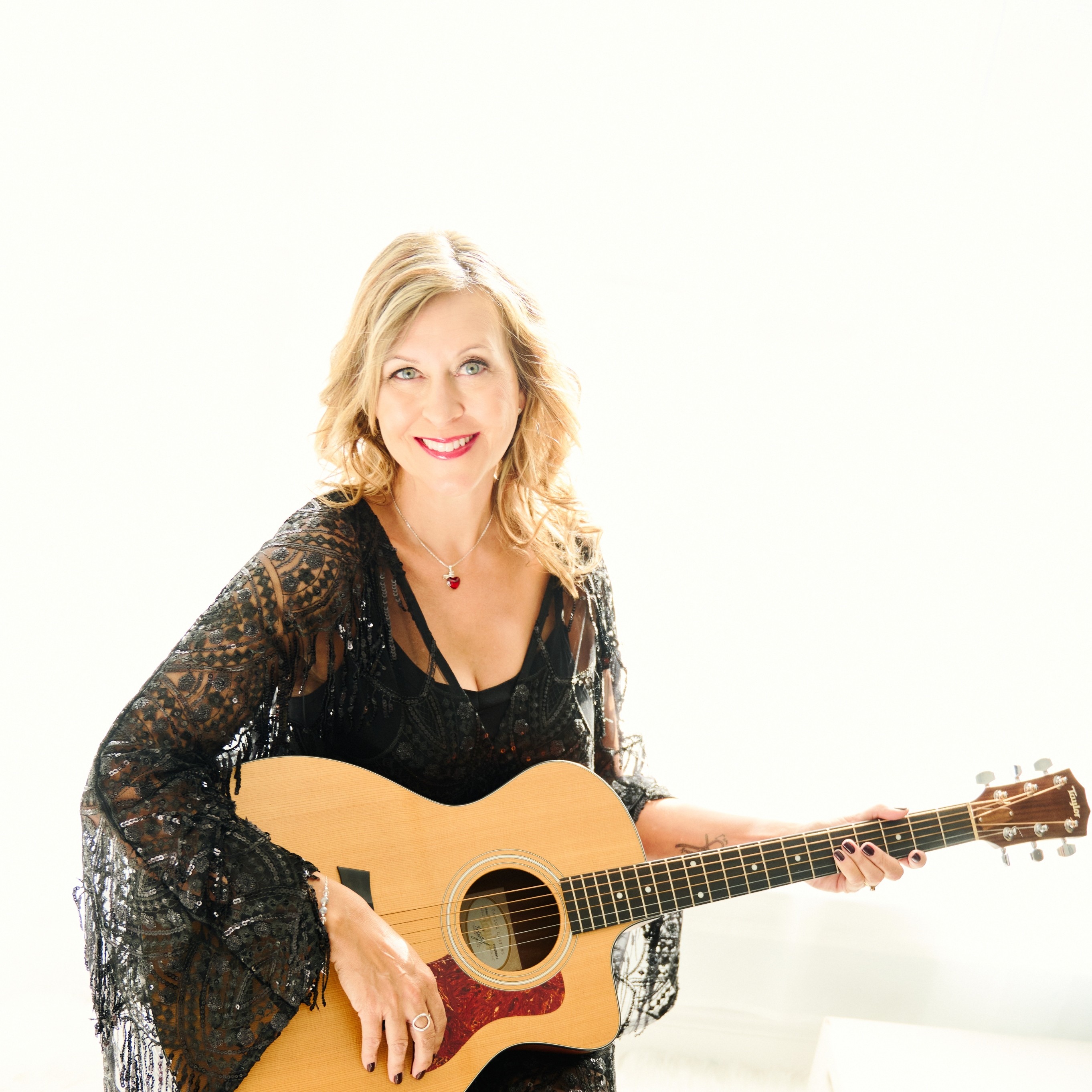 Michelle Lockey reveals anthemic new single of perseverance, “Dig Deeper”