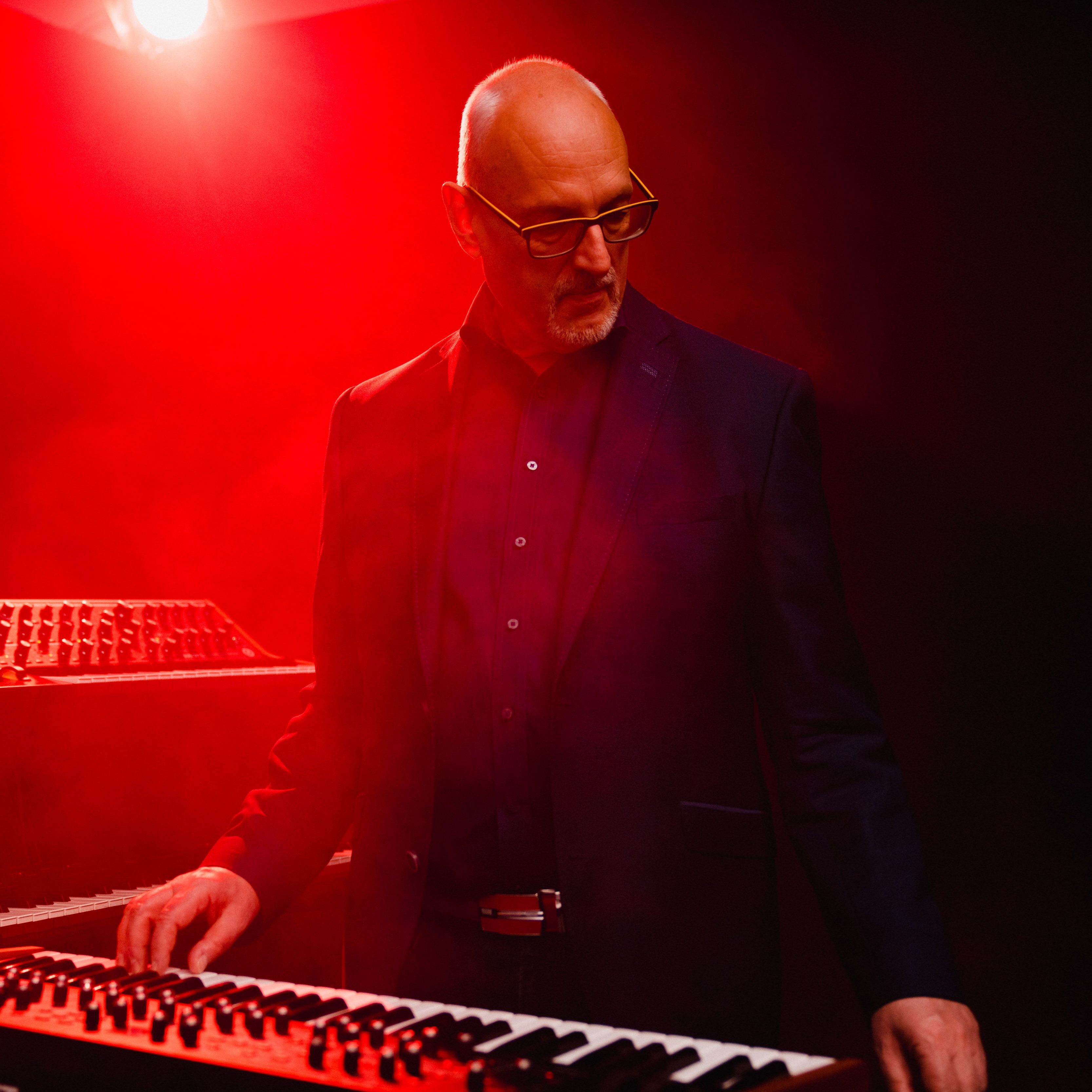 De Antiquis Et Novis Article Cover Elements